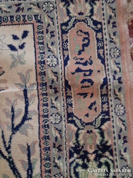 Nagyon szép Isfahan vadászjelenetes szőnyeg.