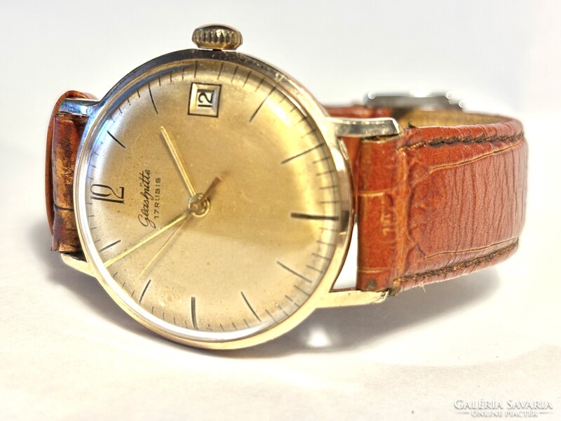 Gyönyörű Glashütte jelölt gyári szíj, jelölt csat és GUB doboz hibátlan állapotban! Doxa, omega, lon