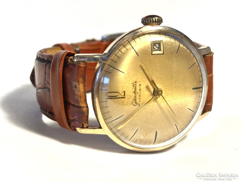 Gyönyörű Glashütte jelölt gyári szíj, jelölt csat és GUB doboz hibátlan állapotban! Doxa, omega, lon
