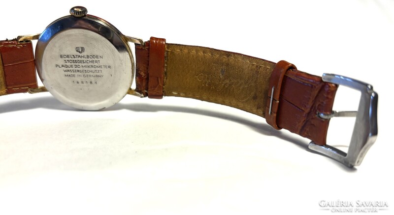 Gyönyörű Glashütte jelölt gyári szíj, jelölt csat és GUB doboz hibátlan állapotban! Doxa, omega, lon
