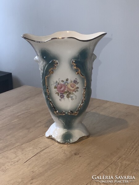 Román porcelán váza.