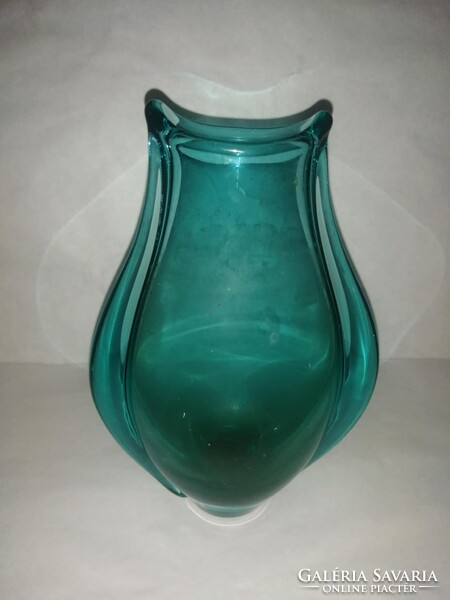 Miloslav Klinger türkiz üveg váza - 18,5 cm magas (25/d)