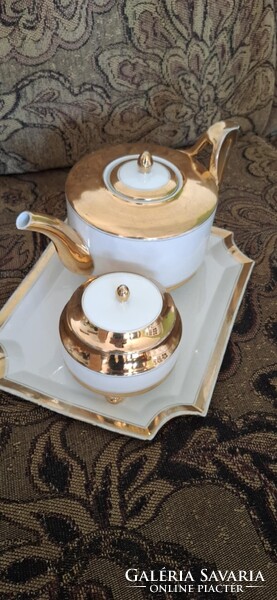Századfordulós Biedermeier stílusú dúsan aranyozott fehér arany porcelán teáskészlet tálcával