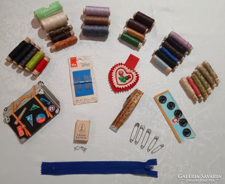 Régi varrósdobozból CÉRNÁK, KAPCSOK stb...