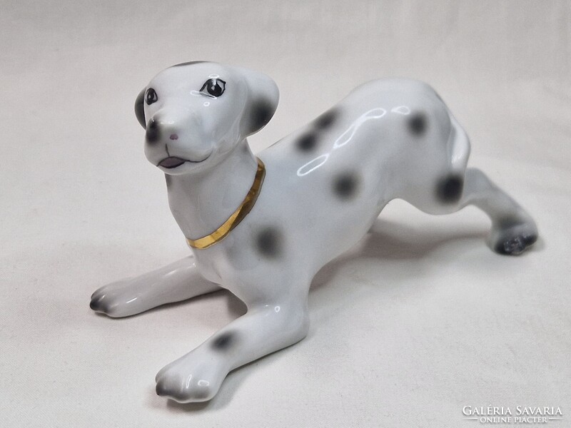 Porcelán dalmata kutya arany színű nyakörvvel figura hibátlan állapotban 15 cm. hosszú