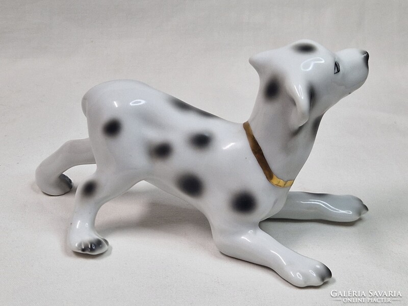 Porcelán dalmata kutya arany színű nyakörvvel figura hibátlan állapotban 15 cm. hosszú