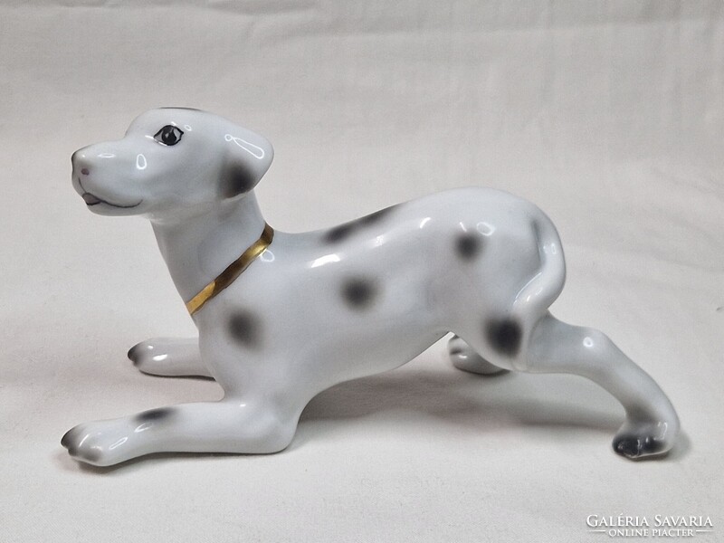 Porcelán dalmata kutya arany színű nyakörvvel figura hibátlan állapotban 15 cm. hosszú