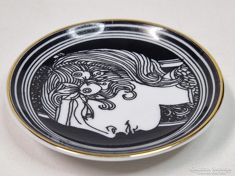 Szász Endre Hollóházi 21 karátos arannyal festett gyűrűtartó hibátlan állapotban 8 cm. átmérőjű