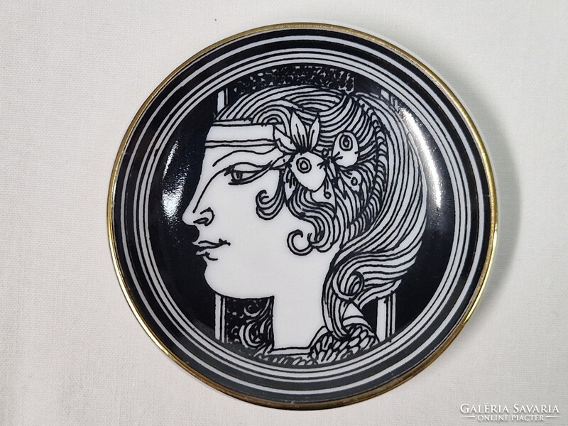 Szász Endre Hollóházi 21 karátos arannyal festett gyűrűtartó hibátlan állapotban 8 cm. átmérőjű