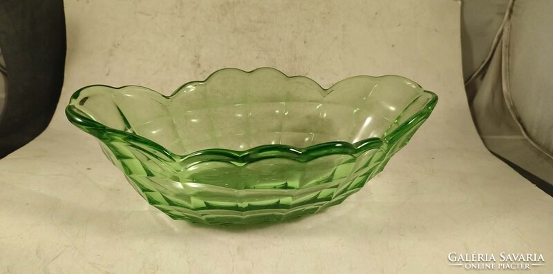 Uránzöld üveg kínáló 891