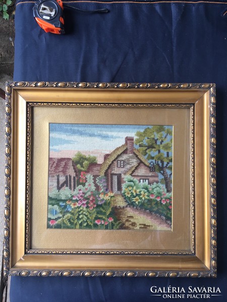 Virágos udvar , Keretezett , üvegezett gobelin .