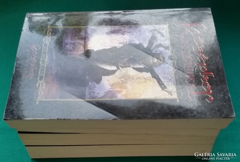 Középkor Vámpír: Klánregények sorozat 1-4.> Szórakoztató irodalom > Fantasy > Vámpírtörténetek