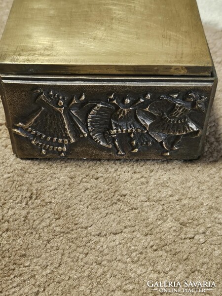 Lignifer iparmüvészeti bronz és fa doboz.