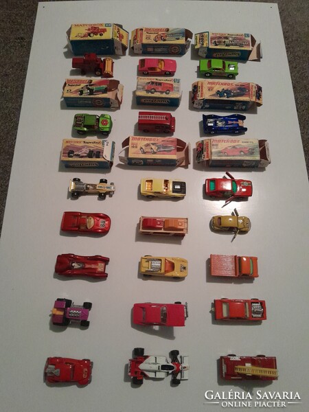 21 darab régi eredeti modellautó