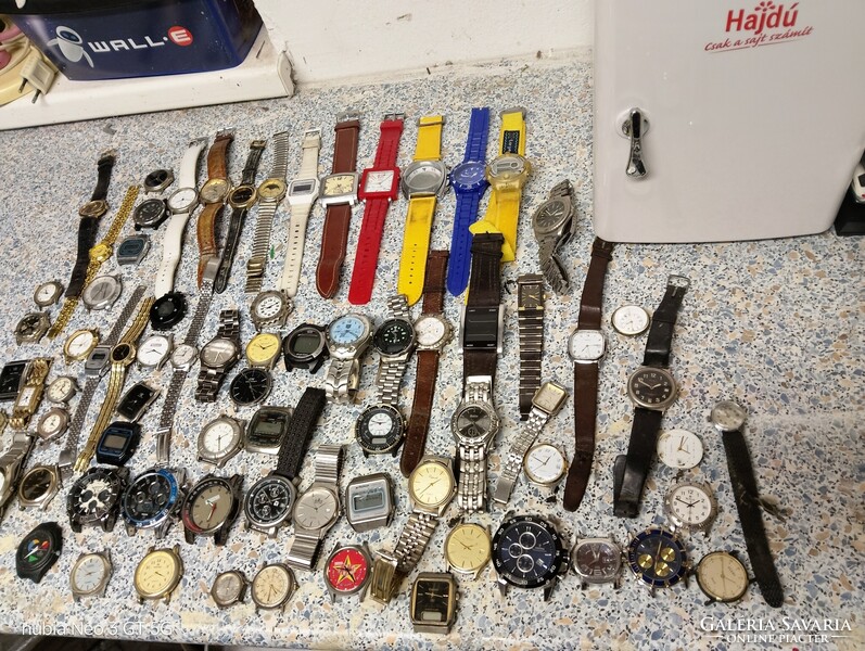Eladó vegyes karóra csomag