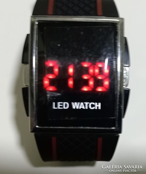 Készlet ürítés ! 13 db karóra Egyben! Ebből,-11db ana-Digi, és 2 db led karóra !Mind működik !