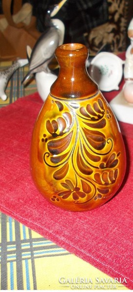 Hasas majolica bottle