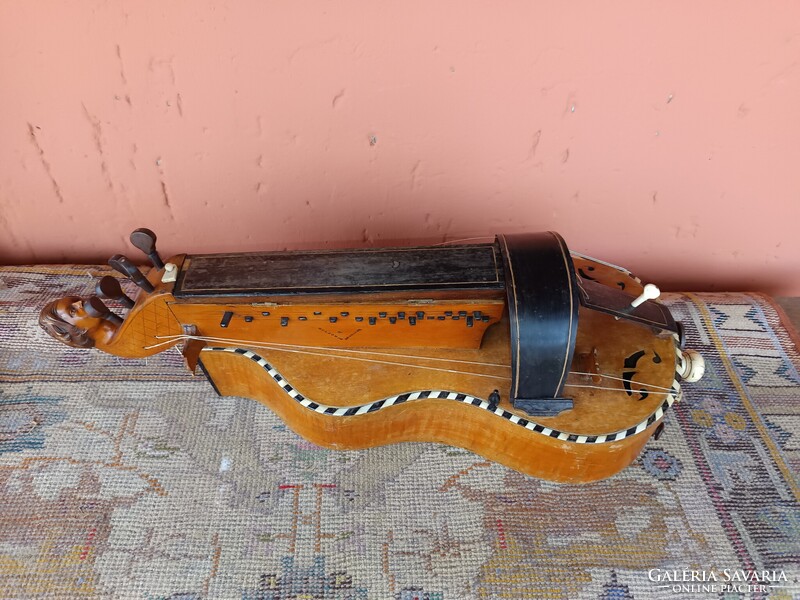 Biedermeier tekerőlant, nyenyere népi hangszer 18 az.