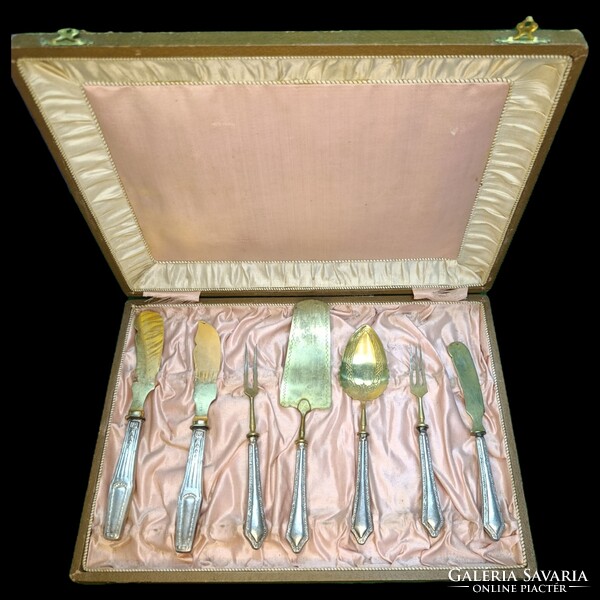 Ezüst  800 finomságú  német fémjeles , tüzaranyozott acél élekkel ,szervíz evőeszköz