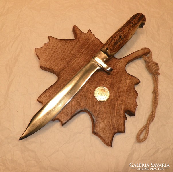 Régi, nagy vadásztőr. Megújulva. Kés, bicska, tőr, borotva.