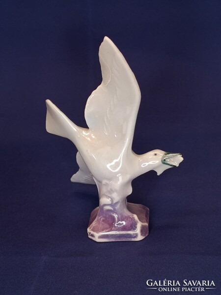 Lüsztermázas porcelán SIRÁLY nipp szájában hallal