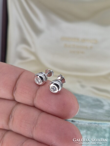 Modern fehérarany buton fülbevaló pár cca 0.34 ct briliánssal