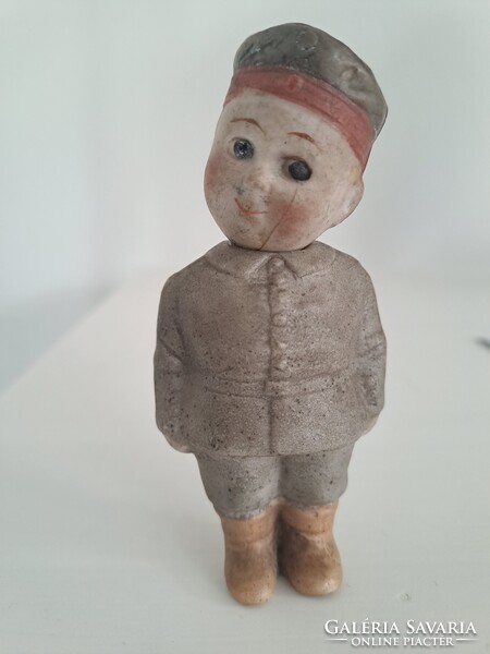I. Vh német egyenruhában porcelán baba első világháború háborús katonai egyenruha bérét sapka
