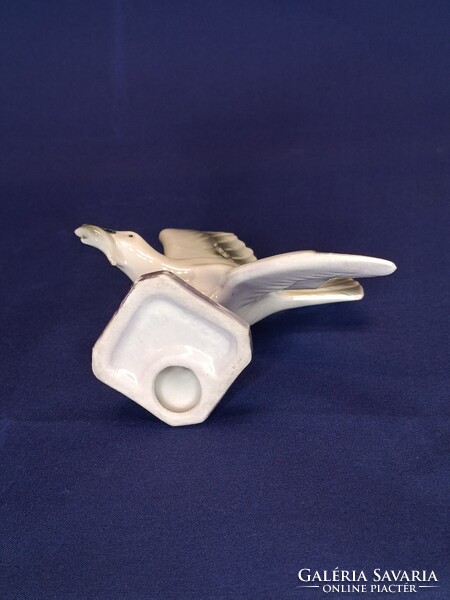 Lüsztermázas porcelán SIRÁLY nipp szájában hallal