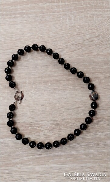 NAGYON KÜLÖNLEGES, EZÜST ÉS FEKETE KŐ ASVÁNY NYAKLÁNC!
