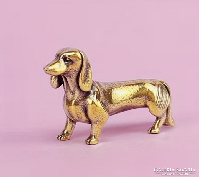 Öntött réz kutya (tacskó) figura