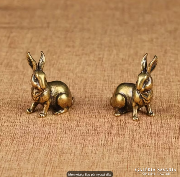 Öntött, tömör réz ülő nyuszi  figura