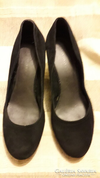 Tamaris fekete velúr alkalmi magas sarkú cipő 37