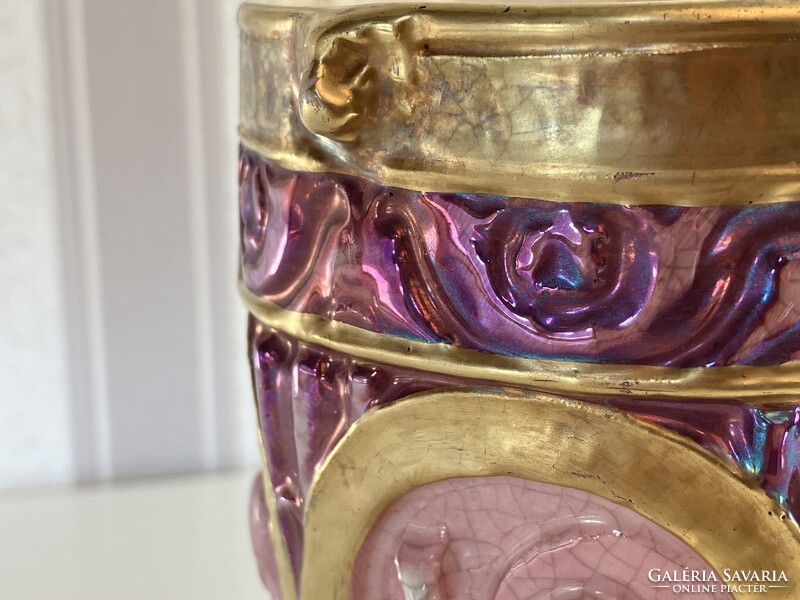 Zsolnay "Old Ivory" Irizáló dísztárgy – 1880-as évek