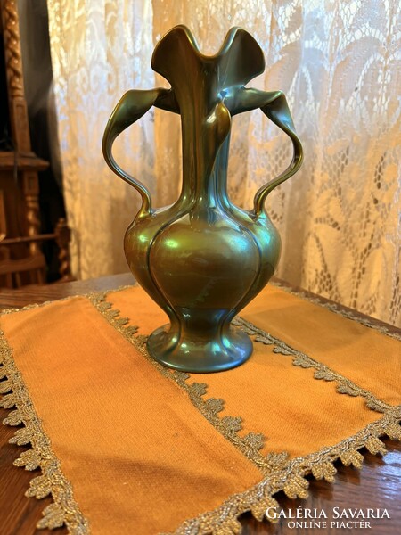 Zsolnay, zöld eozin, szalagfüles váza