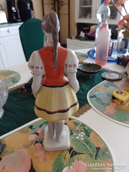 Antik Hollóházi  népviseletes ruhás lány