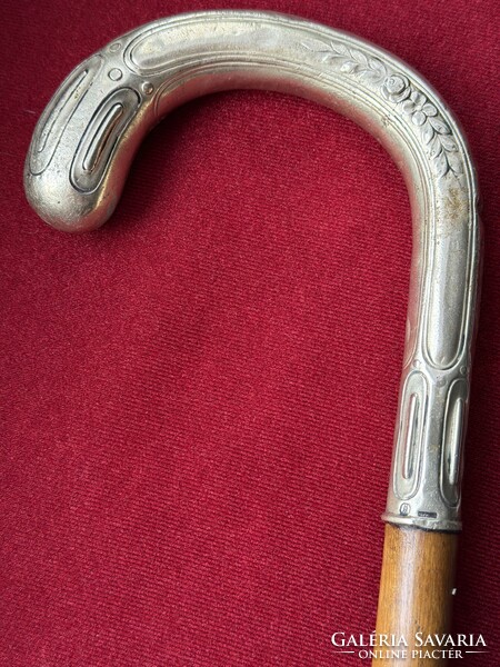 Antik sétabot szép kidolgozással monogrammal jelzett, alpakka.