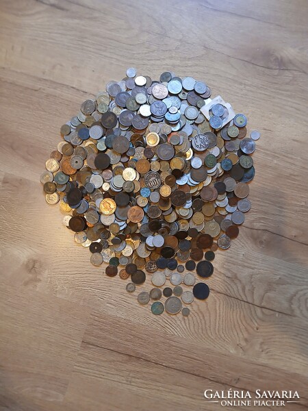 Világèrmetètel nagyon sok règivel római koritól sok ezüstel 5,6 kg