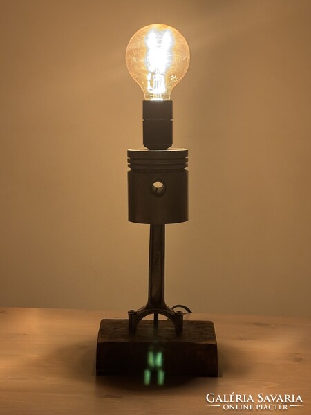 Autó dugattyú, hajtókar egyedi asztali lámpa