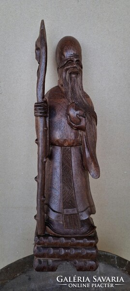 1 ft-ról! Kézzel faragott faragott szobor!  38cm magas,  keleti bölcs!  Szép állapotban van!