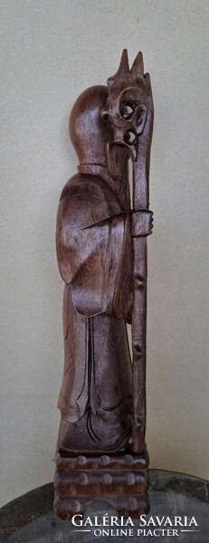 1 ft-ról! Kézzel faragott faragott szobor!  38cm magas,  keleti bölcs!  Szép állapotban van!