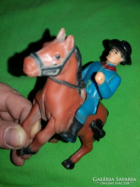 Régi trafikáru western cowboy óraműves plasztik LONE STAR lovas figura a képek szerint