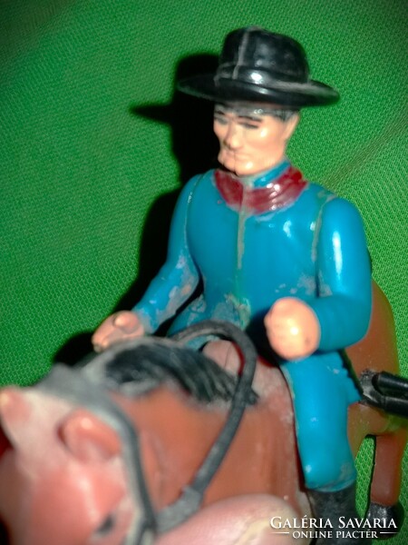 Régi trafikáru western cowboy óraműves plasztik LONE STAR lovas figura a képek szerint