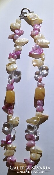 Barna-fehér-rózsaszín Nyaklánc, köves ﻿