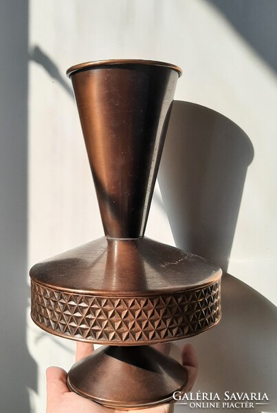 Retro geometrikus mintájú és formájú réz váza (26cm)