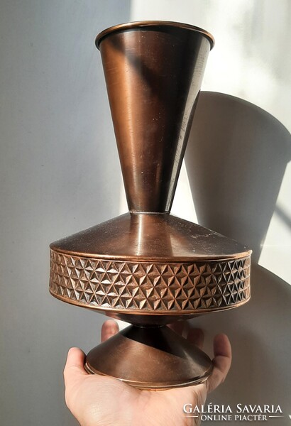 Retro geometrikus mintájú és formájú réz váza (26cm)