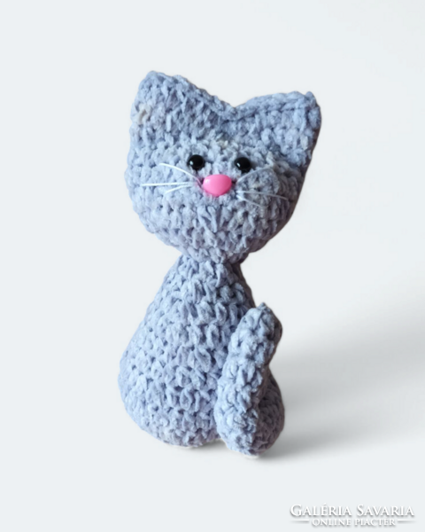 Horgolt cica plüss világosszürke 13 cm-es