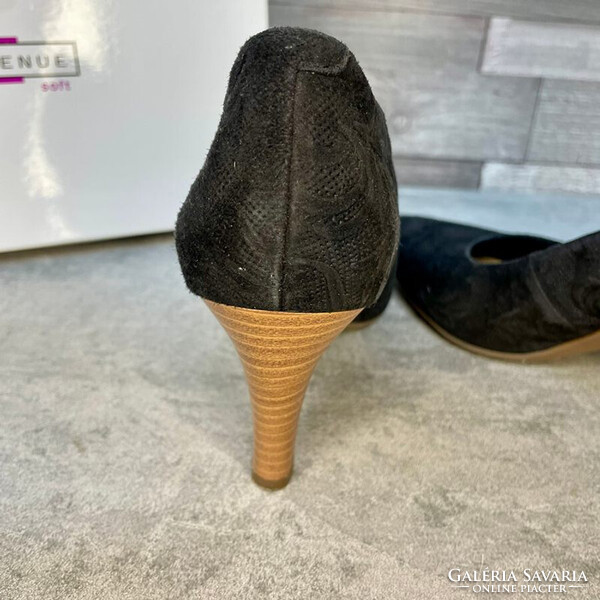 5TH Avenue fekete csipke hatású magassarkú cipő 38,5