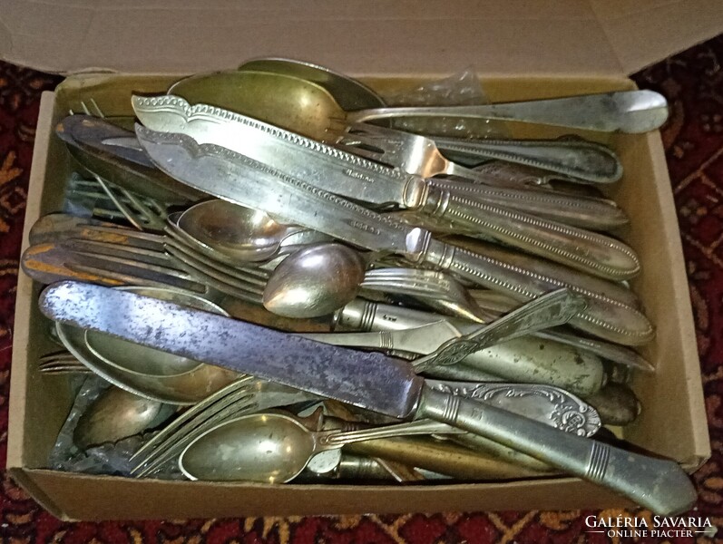 Antik 67 db ezüstözött evőeszköz
