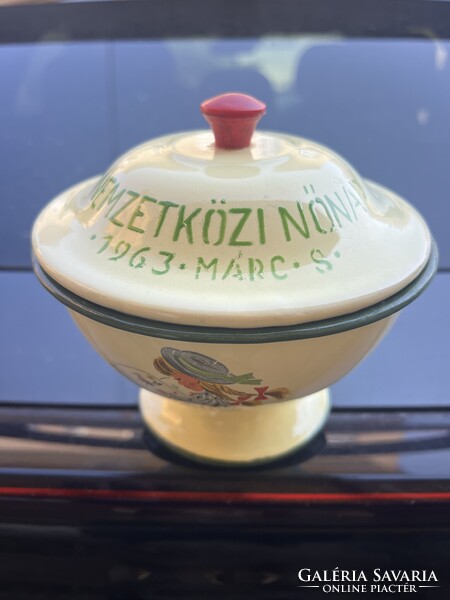 Zománc nőnapi tégely.1963-ból.