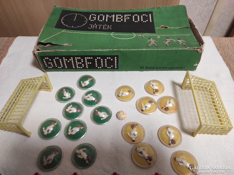 Retro gombfoci játék